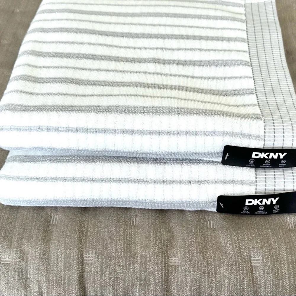 DKNY Cotton Bath Towels Set of 2 Gray & White Stripes NEW